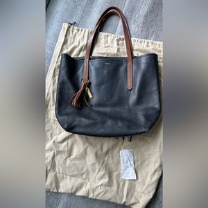 fount tote bag